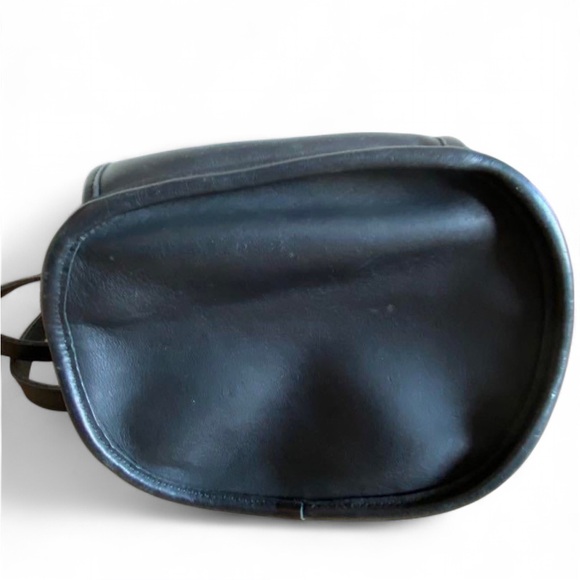 VINTAGE COACH Black Leather Sling Knapsack Backpack COMES WITH: COA, Dust Bag - Picture 5 of 13